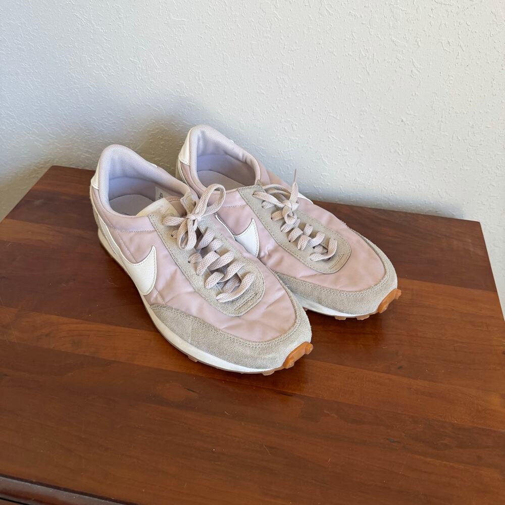Nike Daybreak Enigma Stone Violet Gum Lace Up Sneaker Womens 9.5 Streetwear